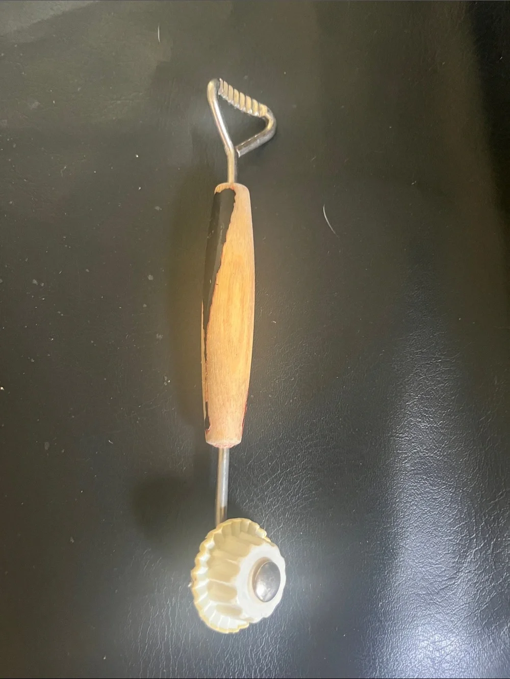 Vintage Pastry Crimper with Wooden Handle - Cream & Natural Wood